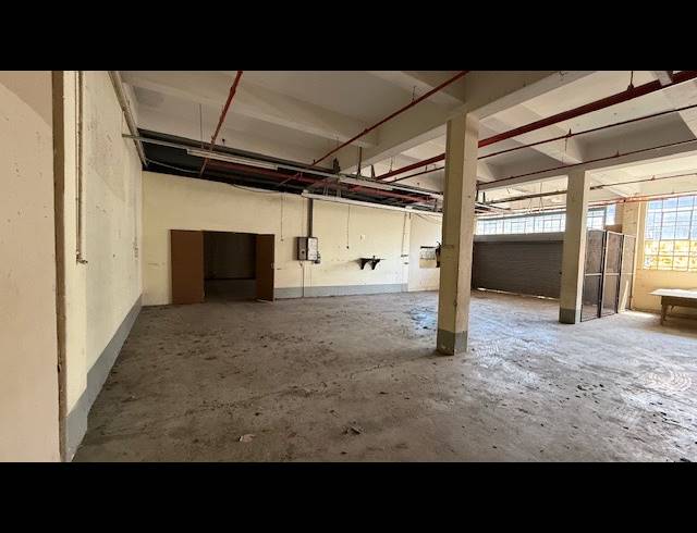 1,100M² WAREHOUSE TO LET IN WINDERMERE